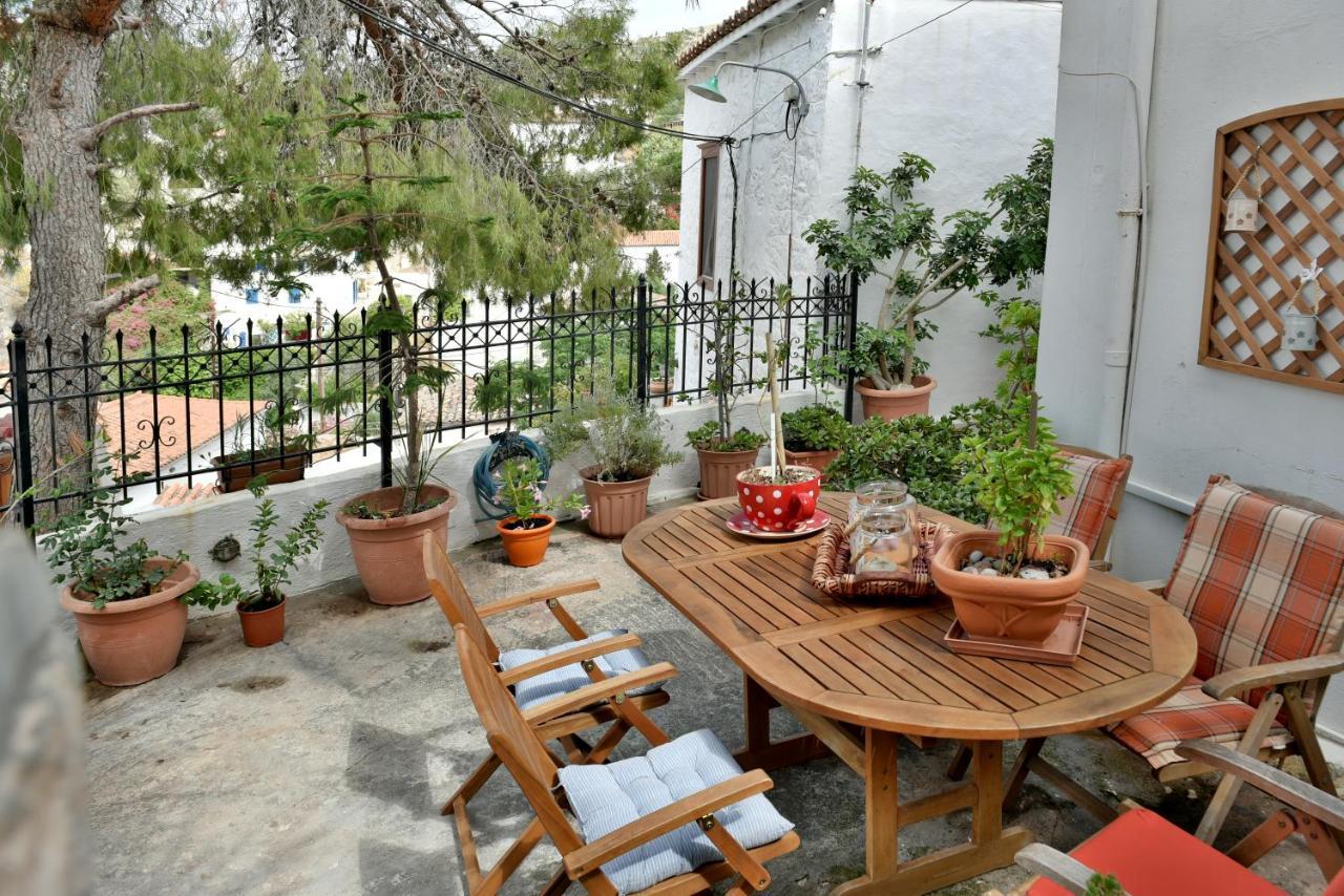 Grandmas Guest House Hydra  Esterno foto